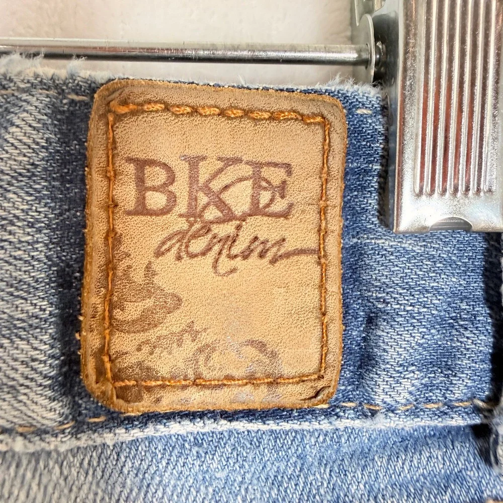 BKE Denim Women Light Wash Distressed Bootcut Jeans Embroidered Y2K Size 31 32